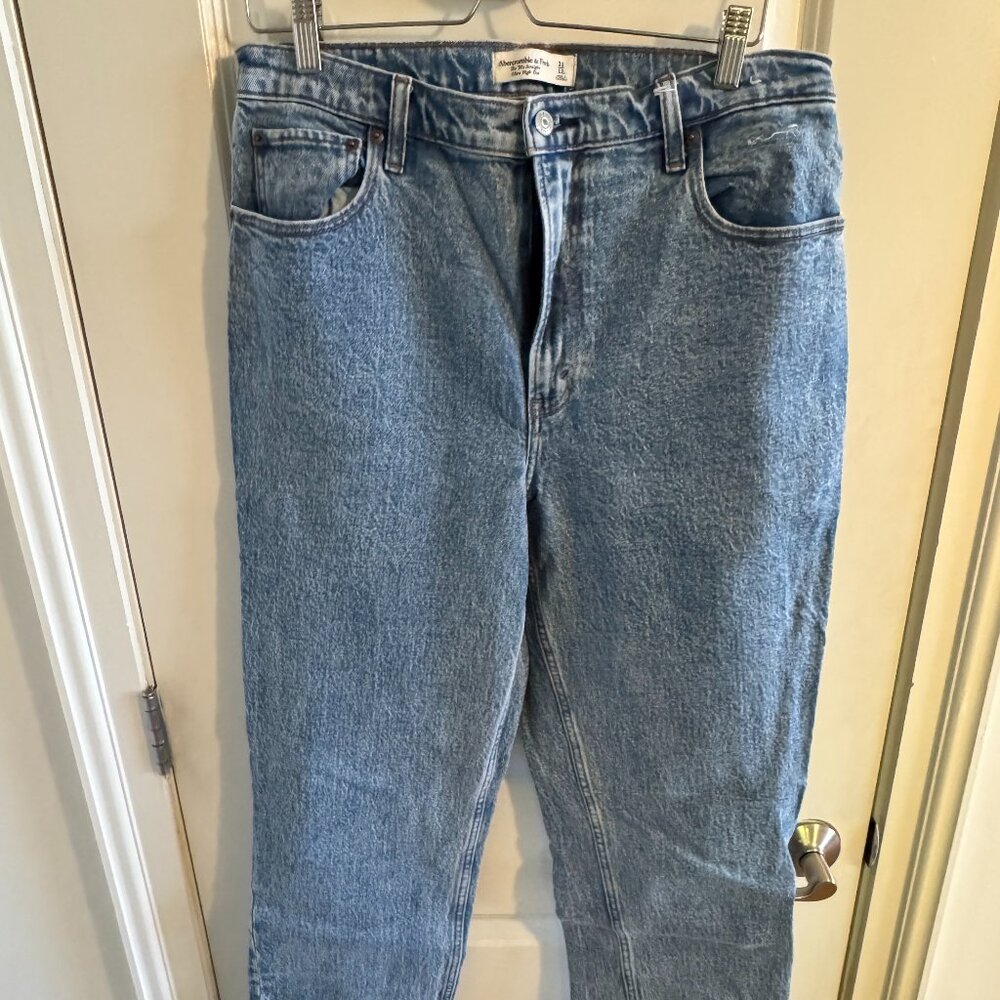 Abercrombie & Fitch 90's Ultra High Rise Straight Jean, Size 31L